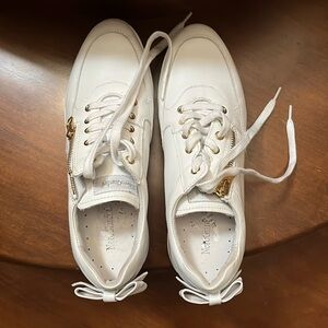 Nero Giardini white shoes with bow- size 37